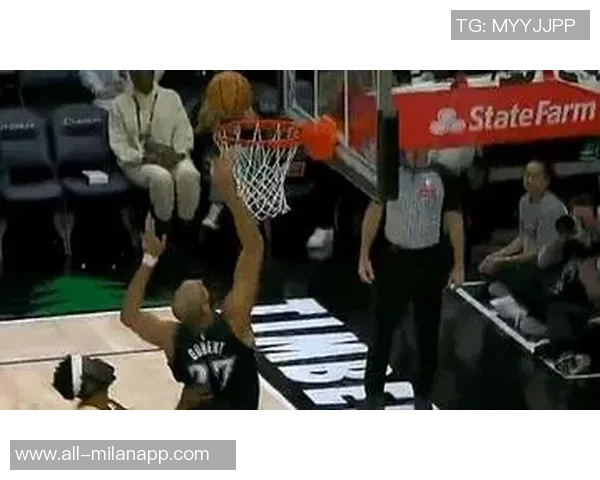 戈贝尔防守效率领先文班紧随其后两位巨星的巅峰对决即将展开